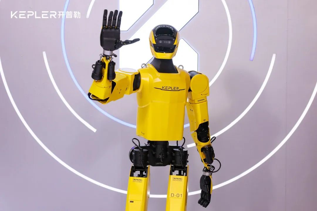 一场8小时直播，把人形机器人的“续航大战”拉进了现实